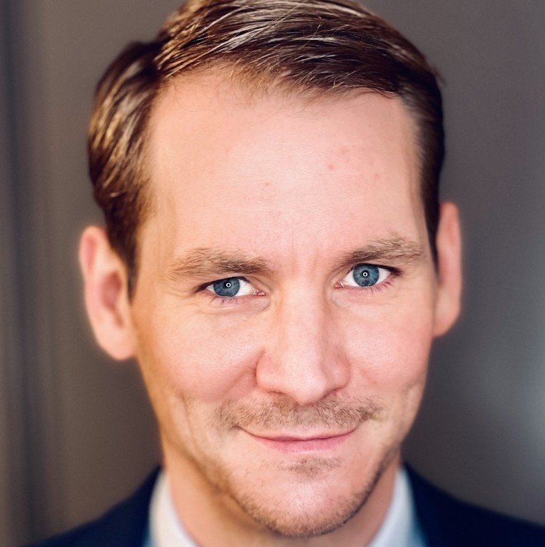 Pat Tretina headshot